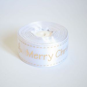 Лента атласная новогодняя "Merry Christmas ягодка" 4,0 см. 22,5 м. белая