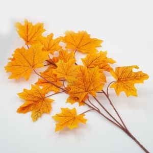  Веточка листьев клена, цвета апельсиновый 
