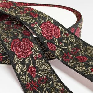 Жаккардовая лента 3,0 см №856 золотые листочки, красные розы