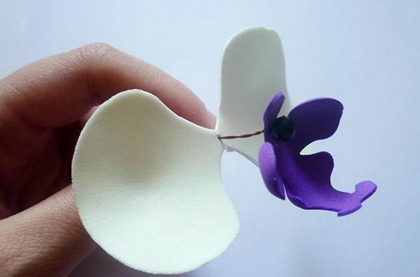 Как сделать цветок орхидеи из фоамирана: формирование цветка